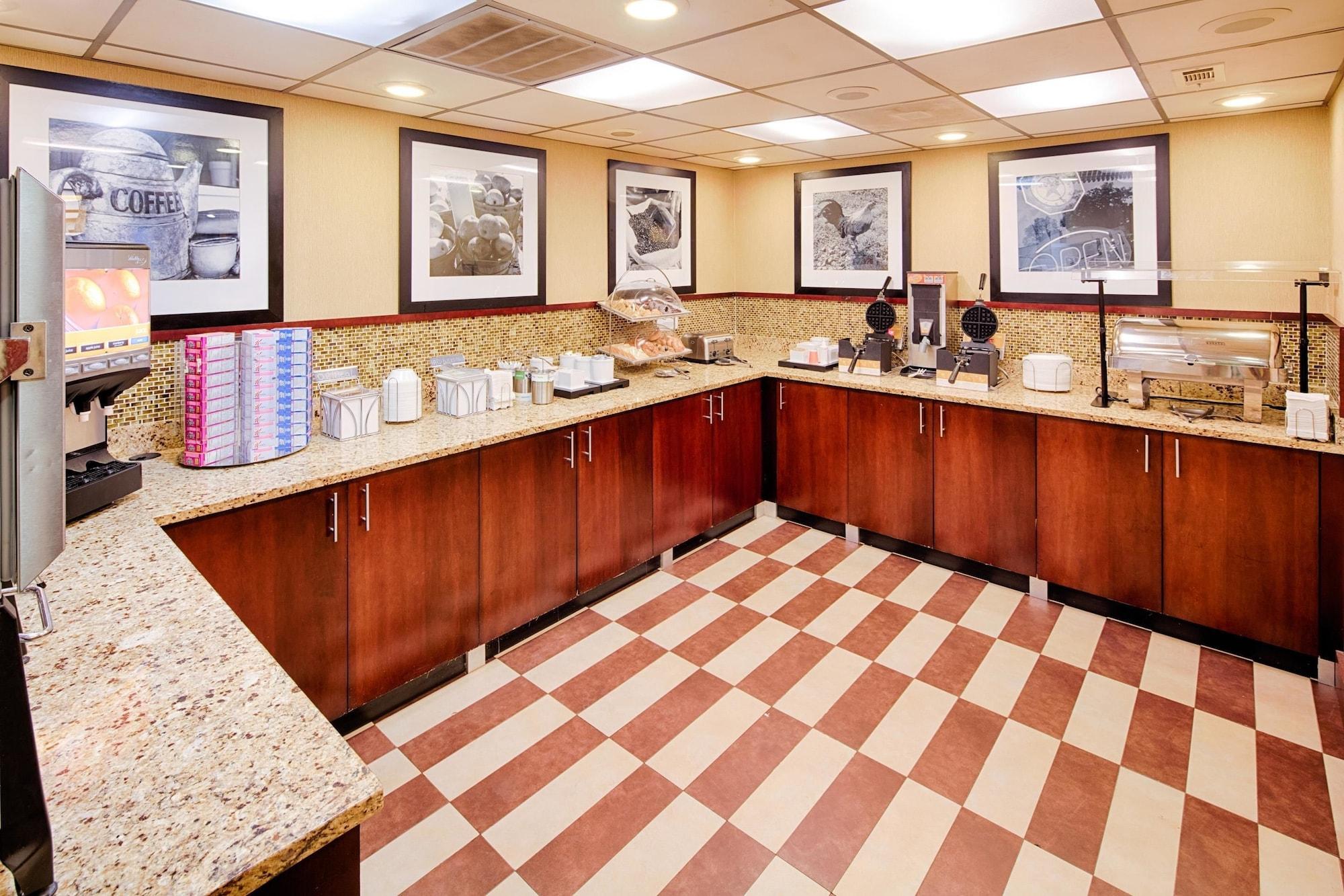 Motel 6 Fayetteville - I-95 외부 사진